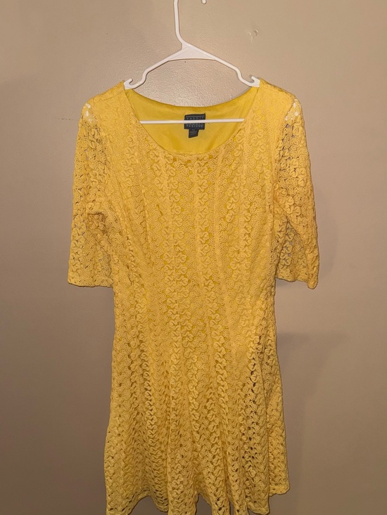 Rabbit Dresses & Skirts - Sunshine Lace Midi Dress - Yellow